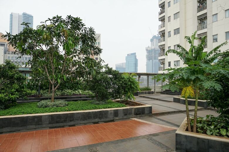 Elegant Pool View 2br Cosmo Mansion Apartment
