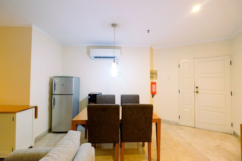 Modern Contemporer 2br Beverly Tower Apartment