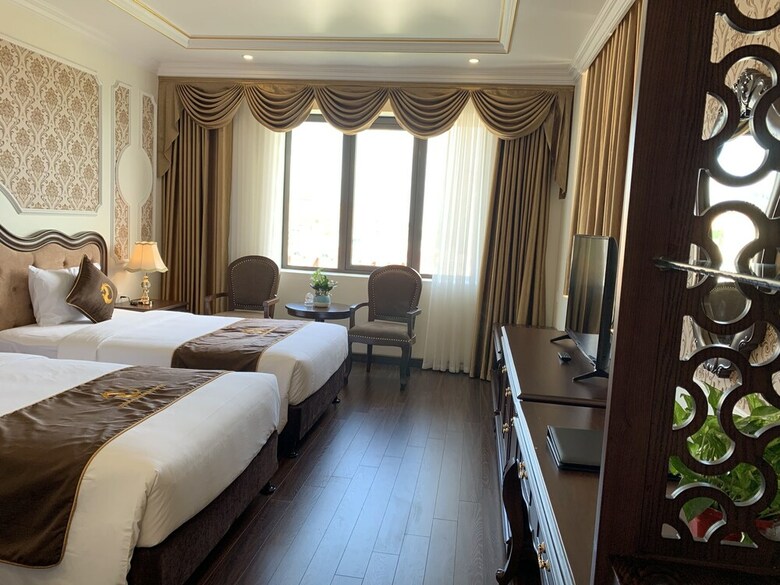 Dragon Legend Hotel