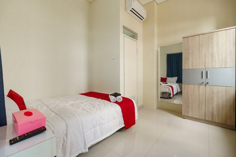 Hotel Reddoorz @ Pasar Baru 2