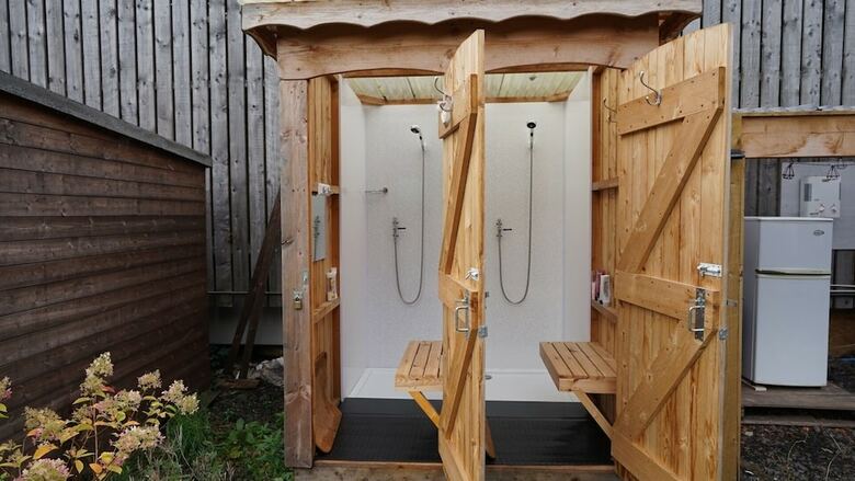Beehive @ Westcote Glamping- Campsite