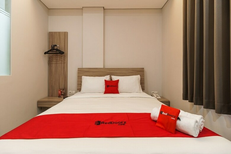 Hostal Reddoorz Plus Near Senayan City