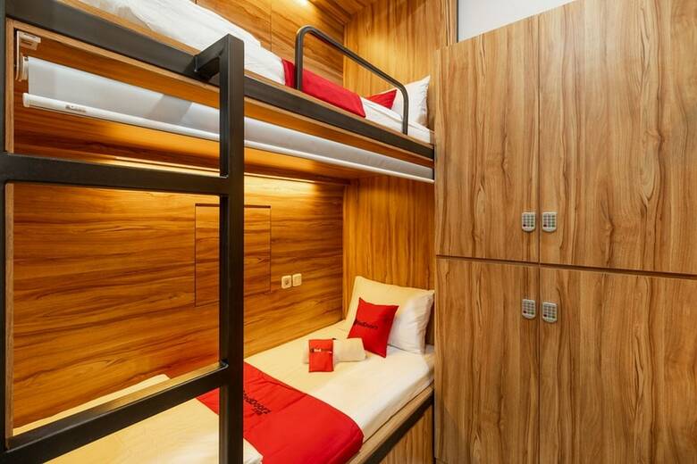 Hostal Reddoorz Plus Near Senayan City