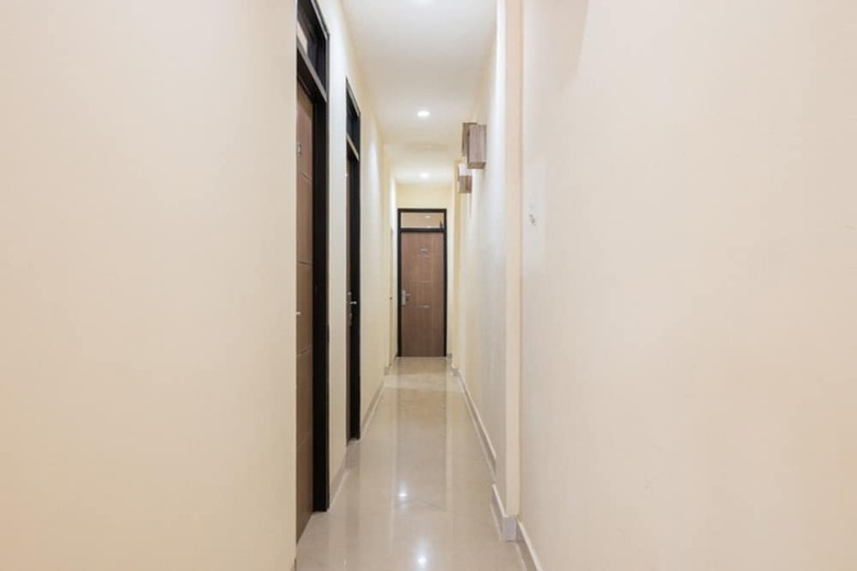 Hotel Reddoorz @ Tebet Barat 2