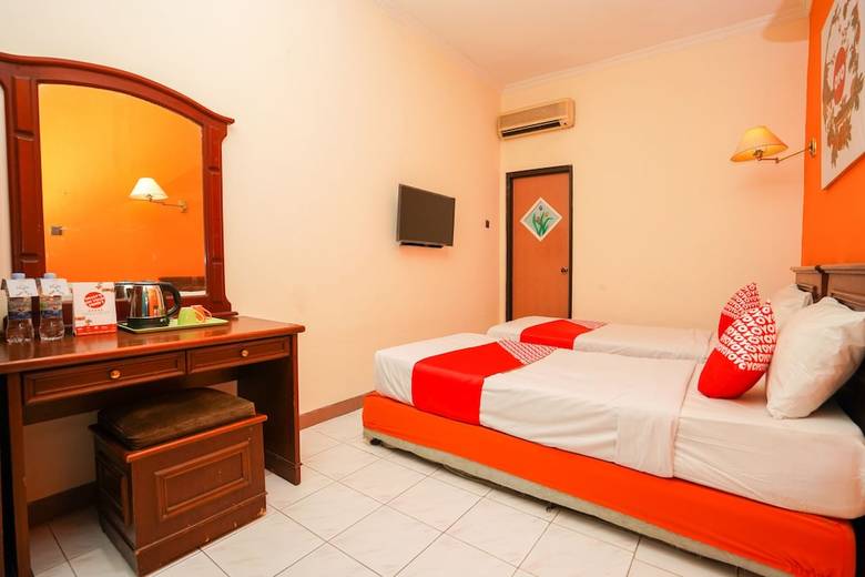 Hostal Oyo 1225 Hotel Dibino
