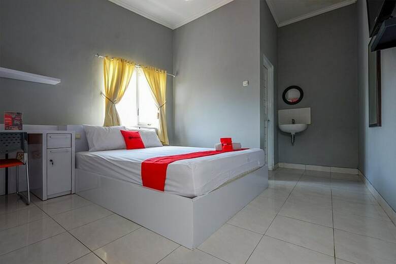 Hotel Reddoorz Near Solo Square 3