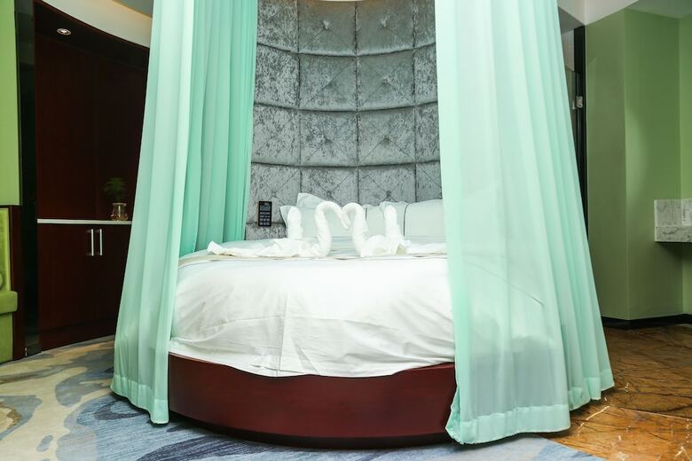 Venice Holiday Hotel Green Harbour Pekin