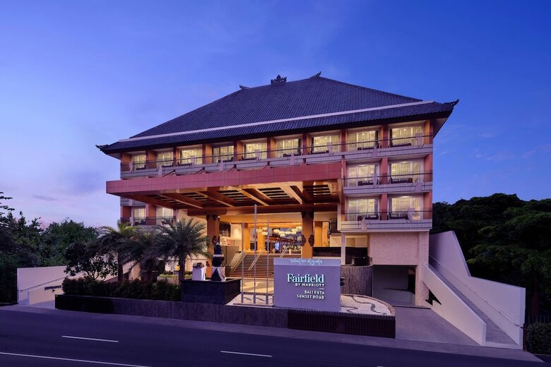 Hotel Fairfield By Marriott Bali Kuta Sunset Road