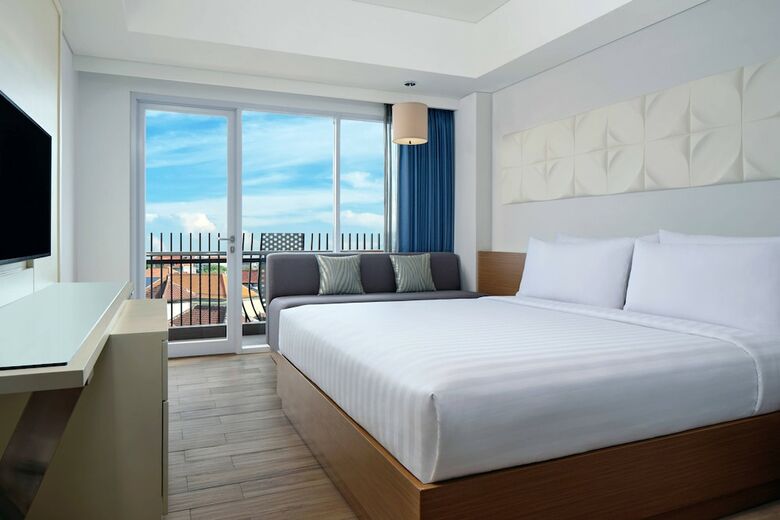 Hotel Fairfield By Marriott Bali Kuta Sunset Road