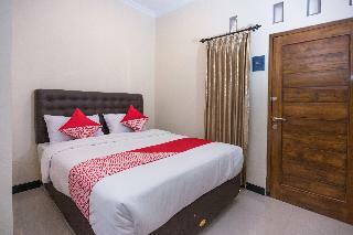 Hostal Oyo 1226 Al Abror Homestay