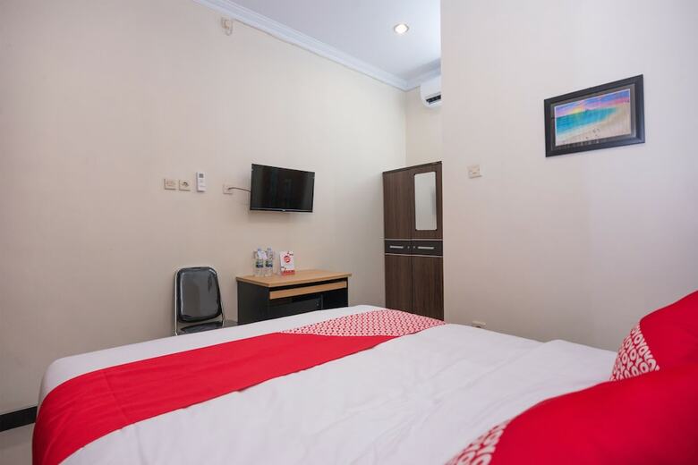 Hostal Oyo 1226 Al Abror Homestay