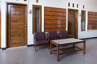 Hostal Oyo 1226 Al Abror Homestay