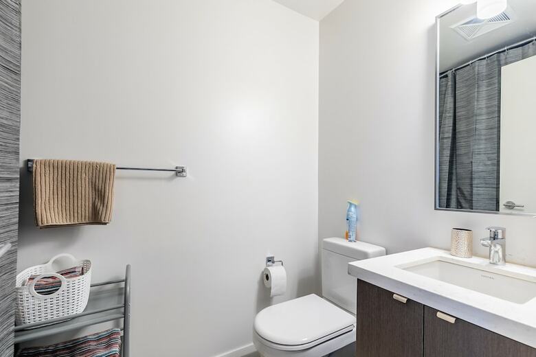 Simply Comfort Charming Yorkville Condos