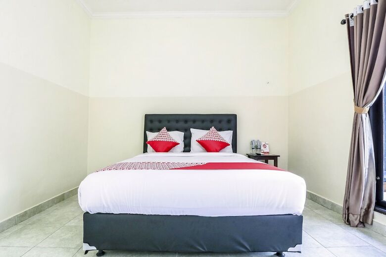 Hostal Oyo 1193 Asri House
