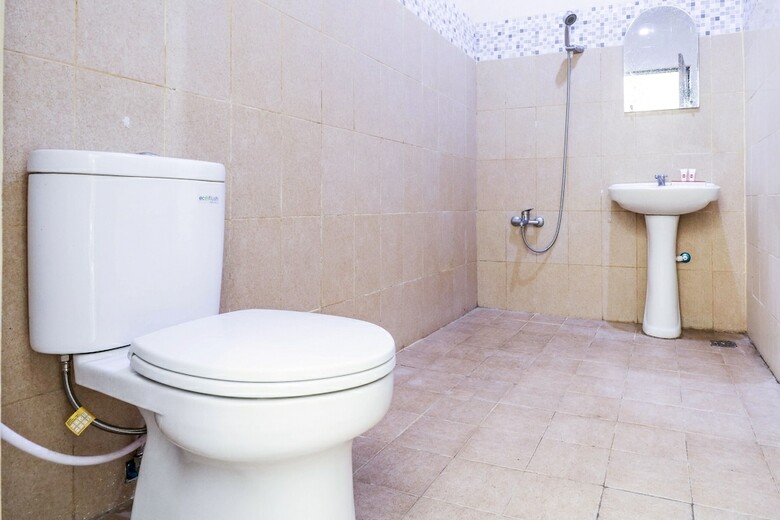 Hostal Oyo 1193 Asri House