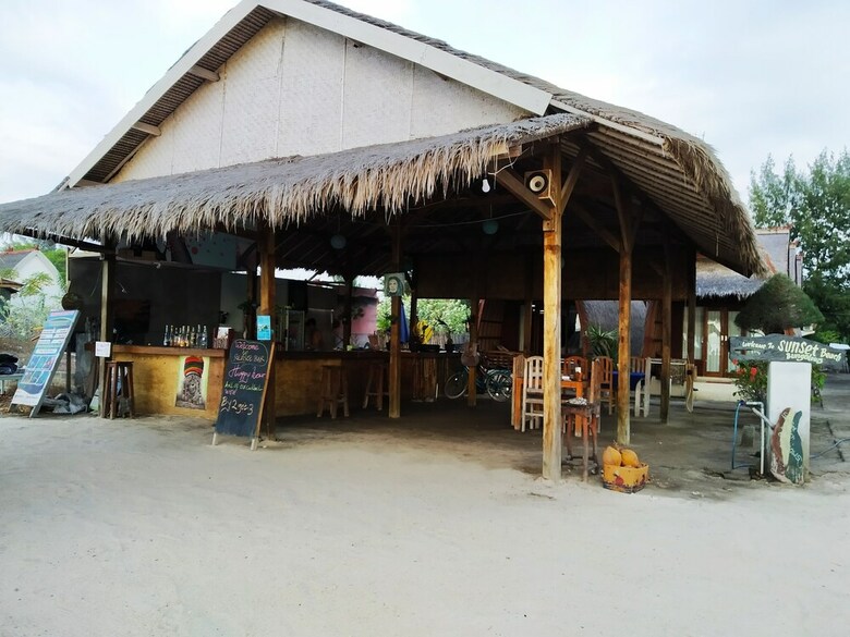 Bed & Breakfast Sunset Beach Bungalow & Restaurant