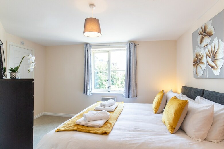 Velvet 2-bed Apartment Stewart Place - Ware