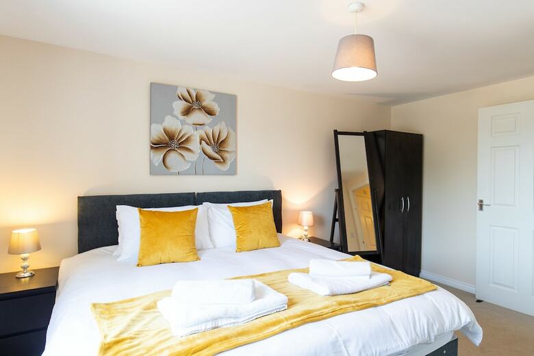 Velvet 2-bed Apartment Stewart Place - Ware