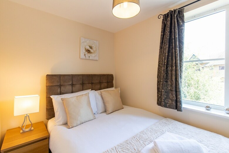 Velvet 2-bed Apartment Stewart Place - Ware