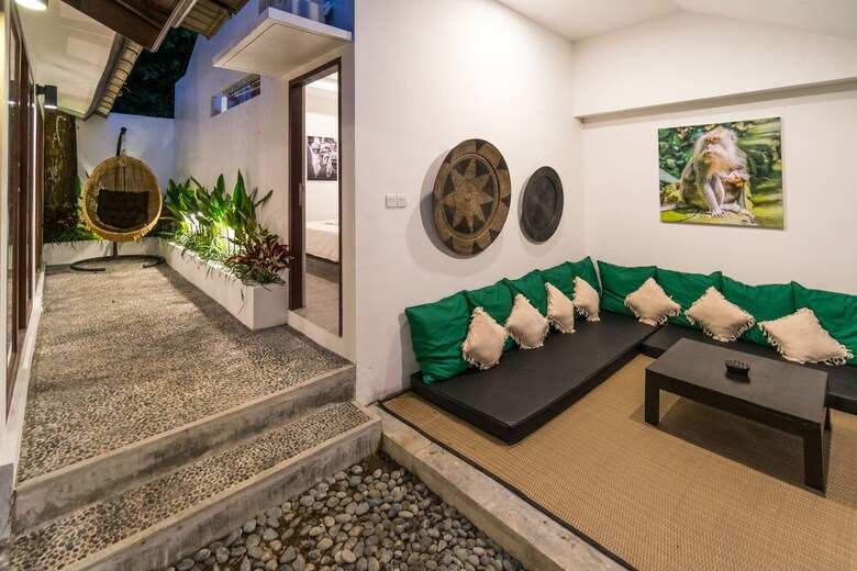 Villa Private 7 Bedroom Near Seminyak