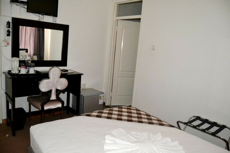 Hotel Gie's Guesthouse