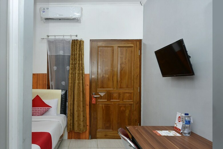 Hostal Oyo 1303 Golden Inn 2