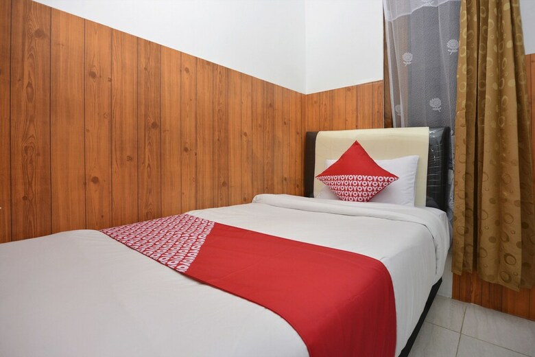 Hostal Oyo 1303 Golden Inn 2
