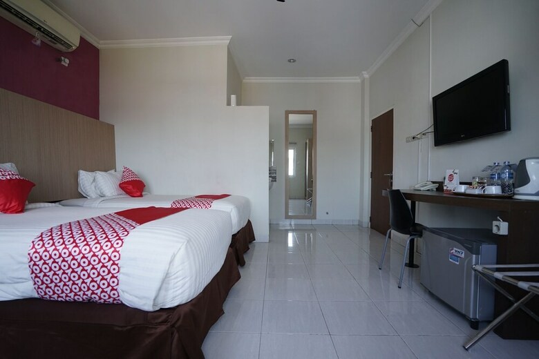 Hostal Oyo 1328 Hotel City