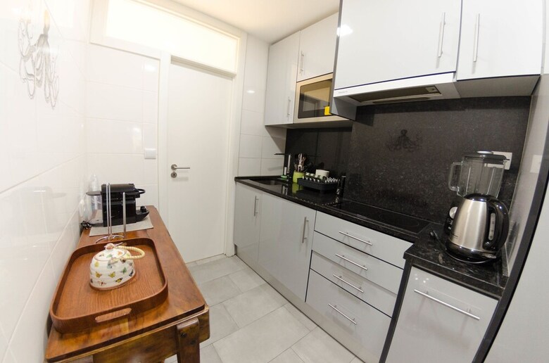 Lovely Apartment In Typical Lisbon