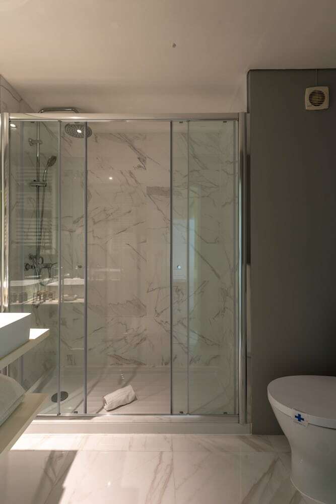 Apartamentos Classic Modern With A Splash Of Glam