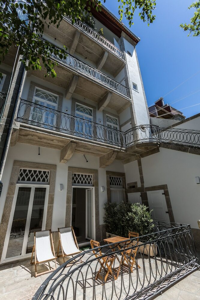 Tripas-cora��o, Ros�rio Apartments