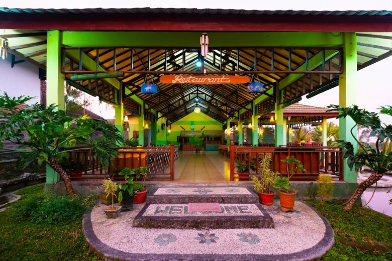Hotel Oyo 1320 Green Orry Inn