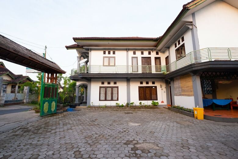 Hotel Oyo 1320 Green Orry Inn
