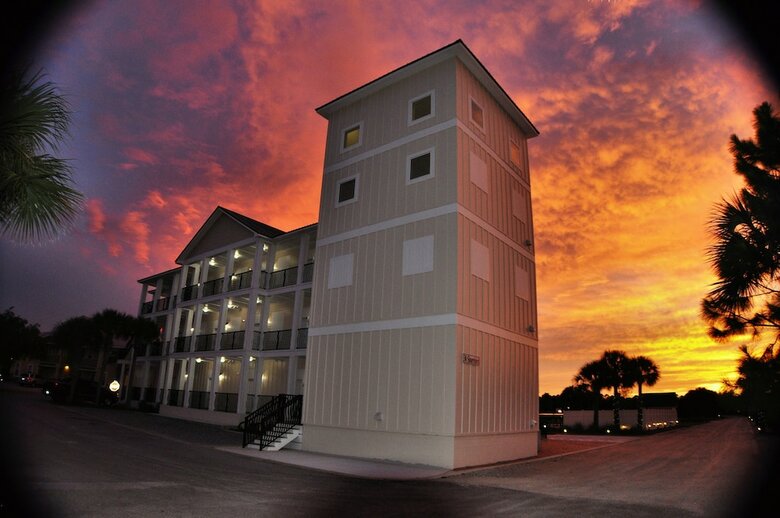 Hotel 30-a Suites