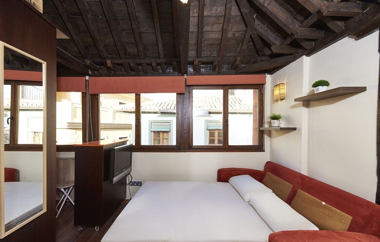 Apartamentos Peque�o Atico San Matias