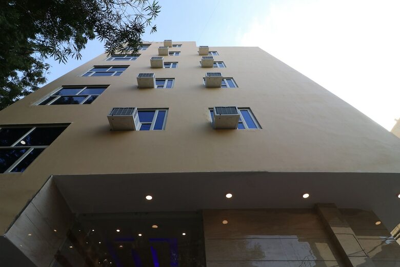 Hotel Oyo 29864 Pearl Inn