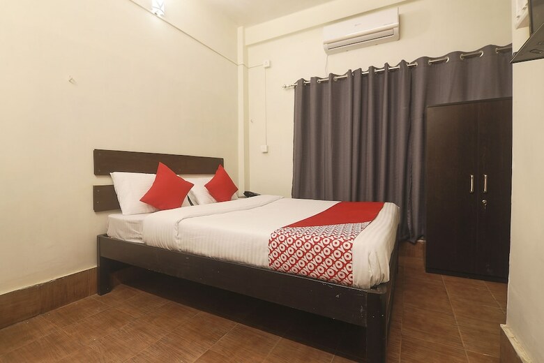 Hotel Oyo 22421 Indiraj