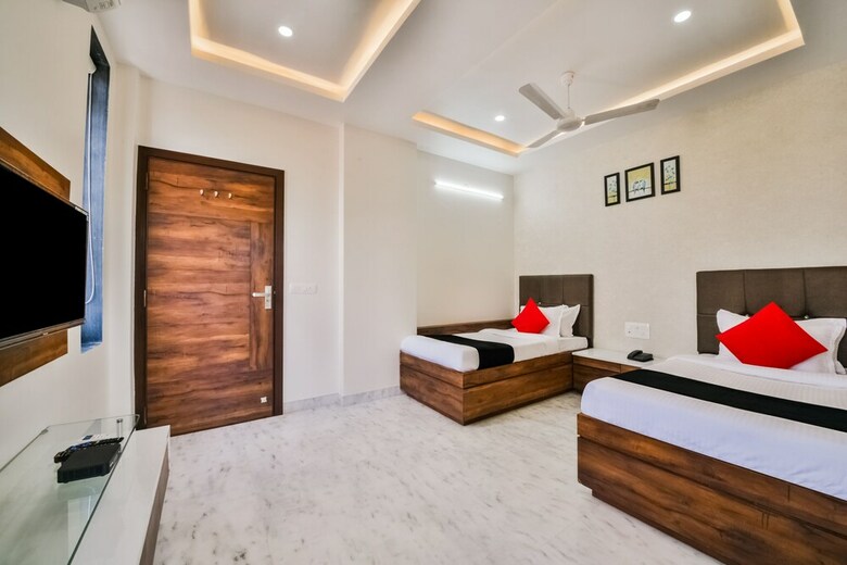 Hotel Capital O 40000 The Sejour