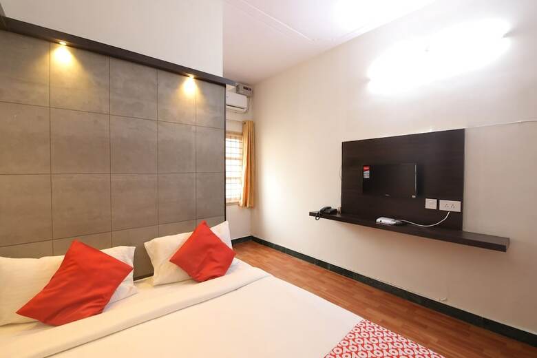 Hotel Oyo 28093 Royal Sand