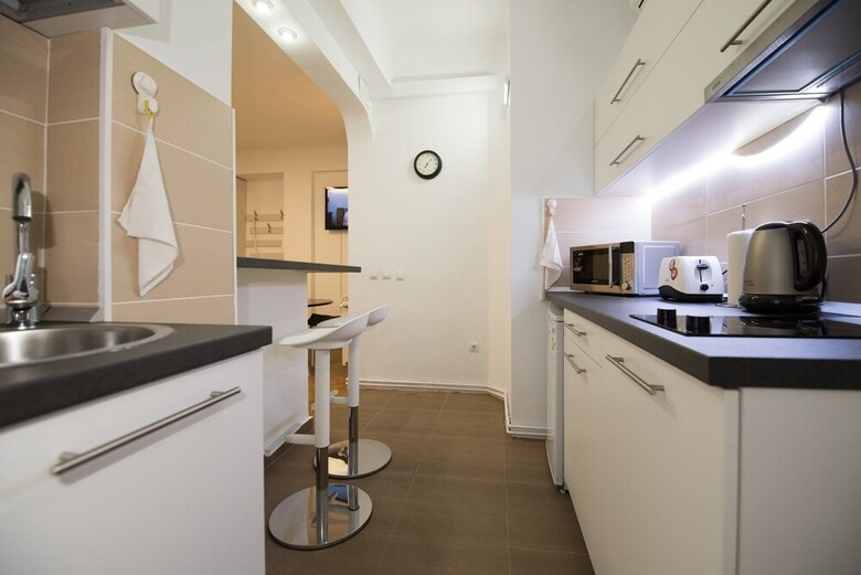 Apartment Batistei Near Old Town