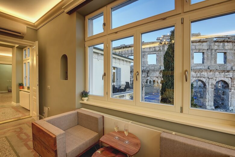 Apartamentos Arena & Seaview Luxurious Residence