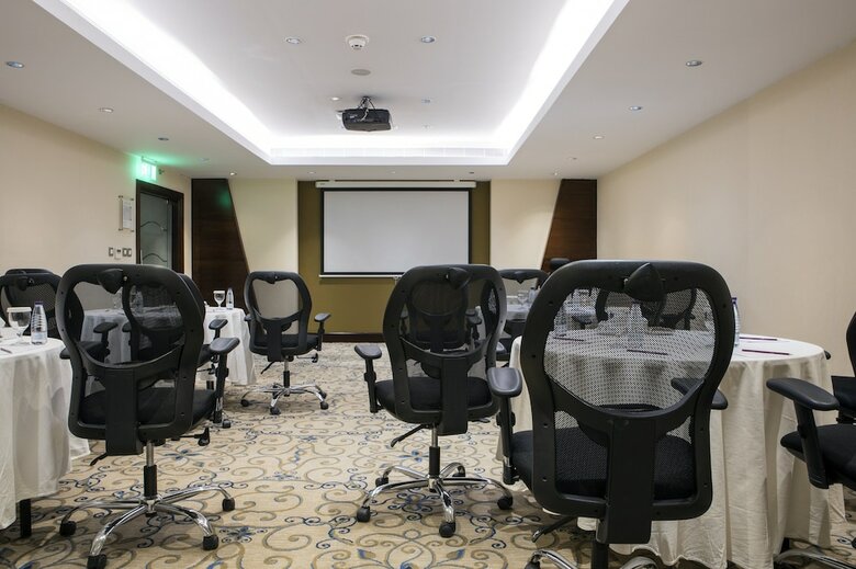 Hotel Crowne Plaza Riyadh Al Waha