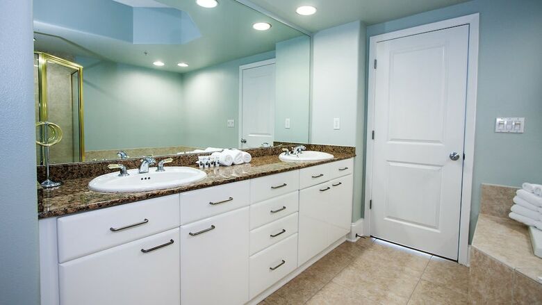 Condo Overlooking The Gulf And Bay - Unit Crb0616