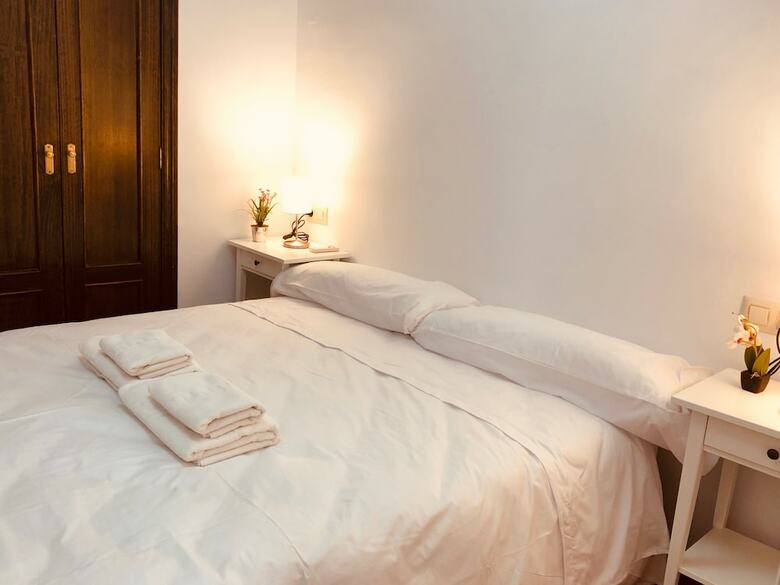 Tuguest Plaza Nueva Apartment