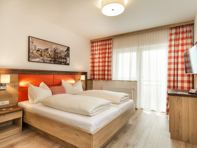 Aparthotel Apartments  Garni Alpenrose
