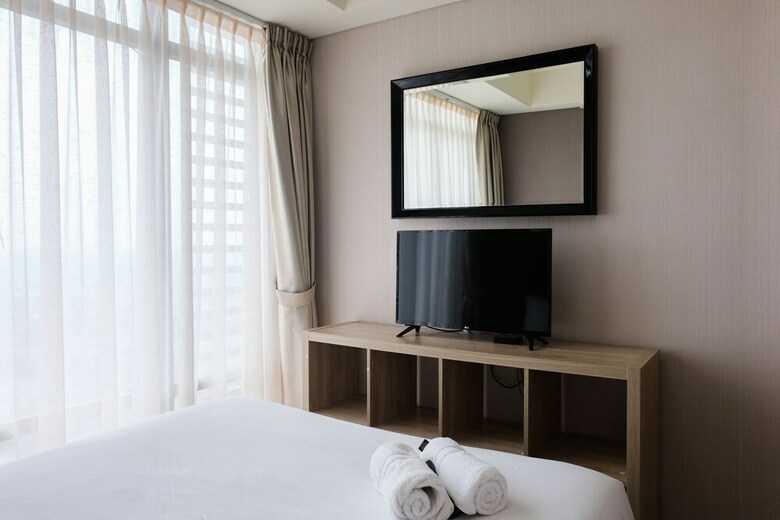 Elegant 1br Apartment At The Accent Condominium