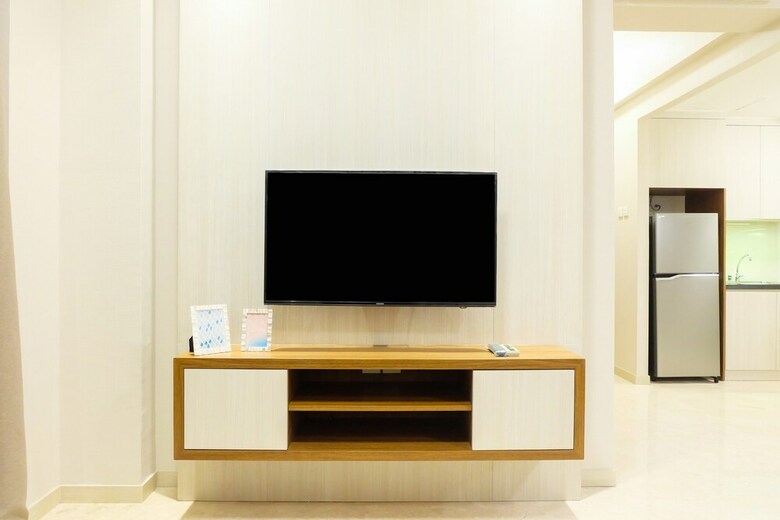 Spacious And Homey 3br Poins Square Apartment