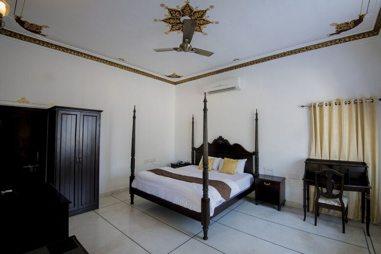 Hotel Chandraveer Niwas