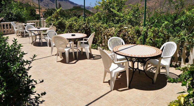 Aparthotel Finca Tom�s Y Puri