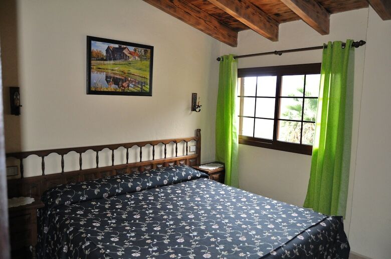 Aparthotel Finca Tom�s Y Puri